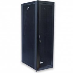 Шкаф 19" 33U,610х1055 мм (Ш*Г) перфорированные двери (66%)