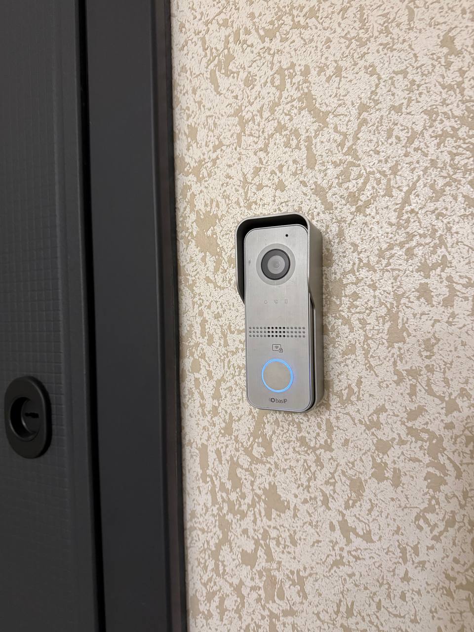 купити Bas-IP Ірпінь, монтаж IP домофонії Буча, виклична панель з Face ID ціна, безконтактний доступ домофон, встановлення відеодомофона Bas-IP під ключ, сервіс домофонів Гостомель.